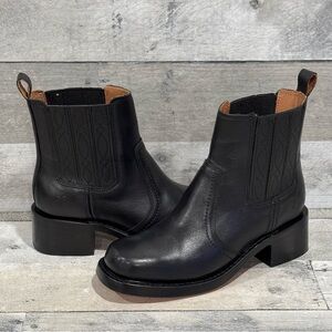 FRYE Campus Platform Chelsea Women’s Boot - Black - Size - 6.5B